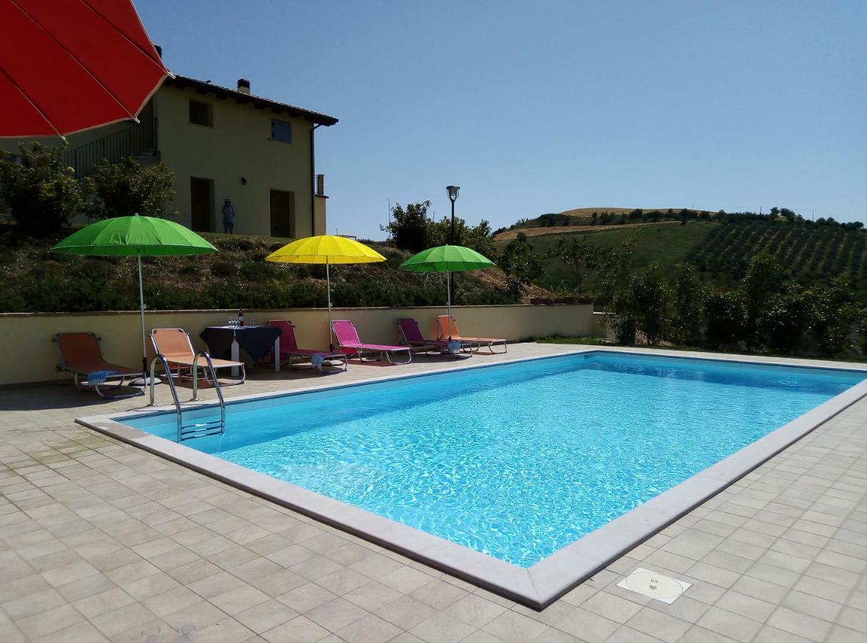 Agriturismo Terra Dei Falchi Castilenti Екстериор снимка