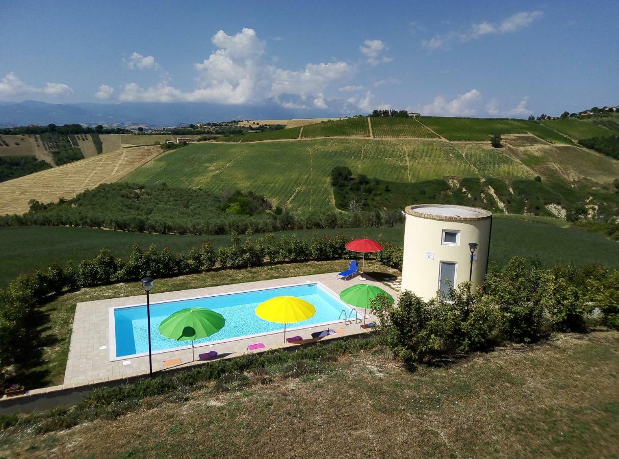 Agriturismo Terra Dei Falchi Castilenti Екстериор снимка