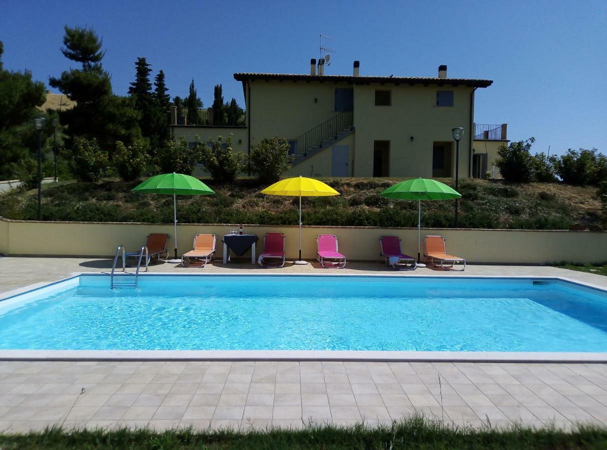 Agriturismo Terra Dei Falchi Castilenti Екстериор снимка